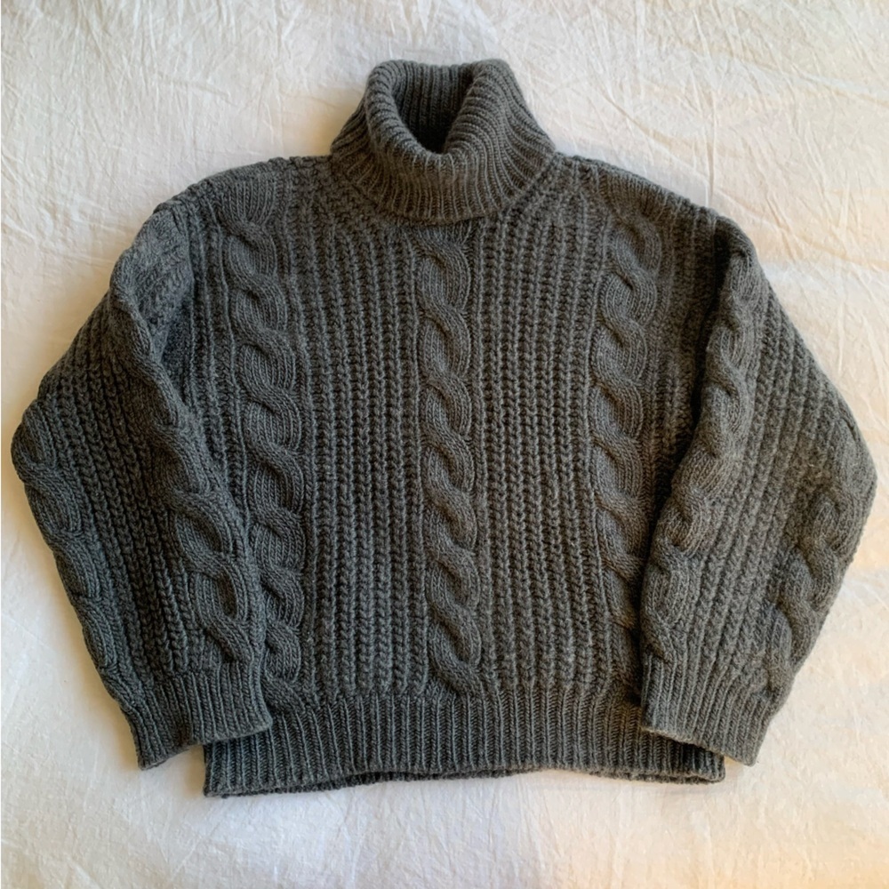 Doen Leighton Merino Wool Cable Knit Turtle Mock Neck Sweater Dark Grey